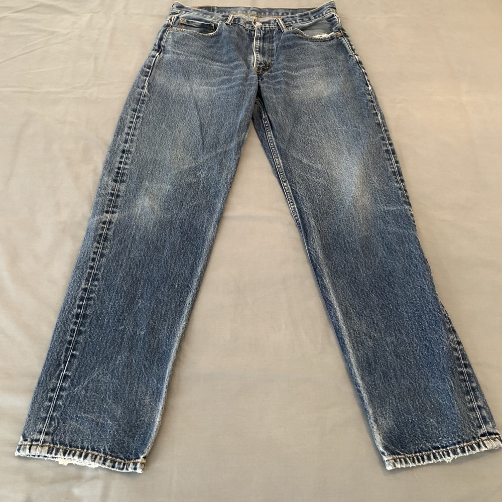 Levis 550 Jeans Mens 34x34 Blue Med.  Wash Relaxed Fit Tapered Denim  Distressed
